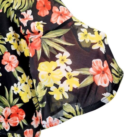 2/$20 Laura Petites Black & Red Flowers Top Blouse Size: XL - Picture 6 of 8